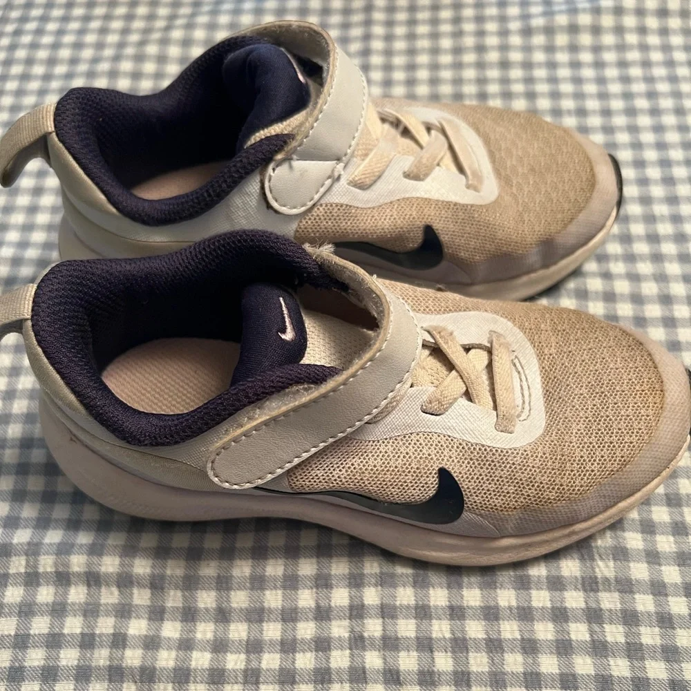 Toddler girls size 10 blue Nike sneakers